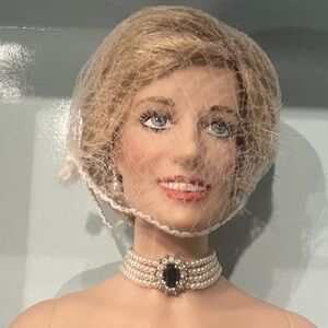 Franklin Mint Princess of Glamour Diana vinyl doll in the original box, Mint!